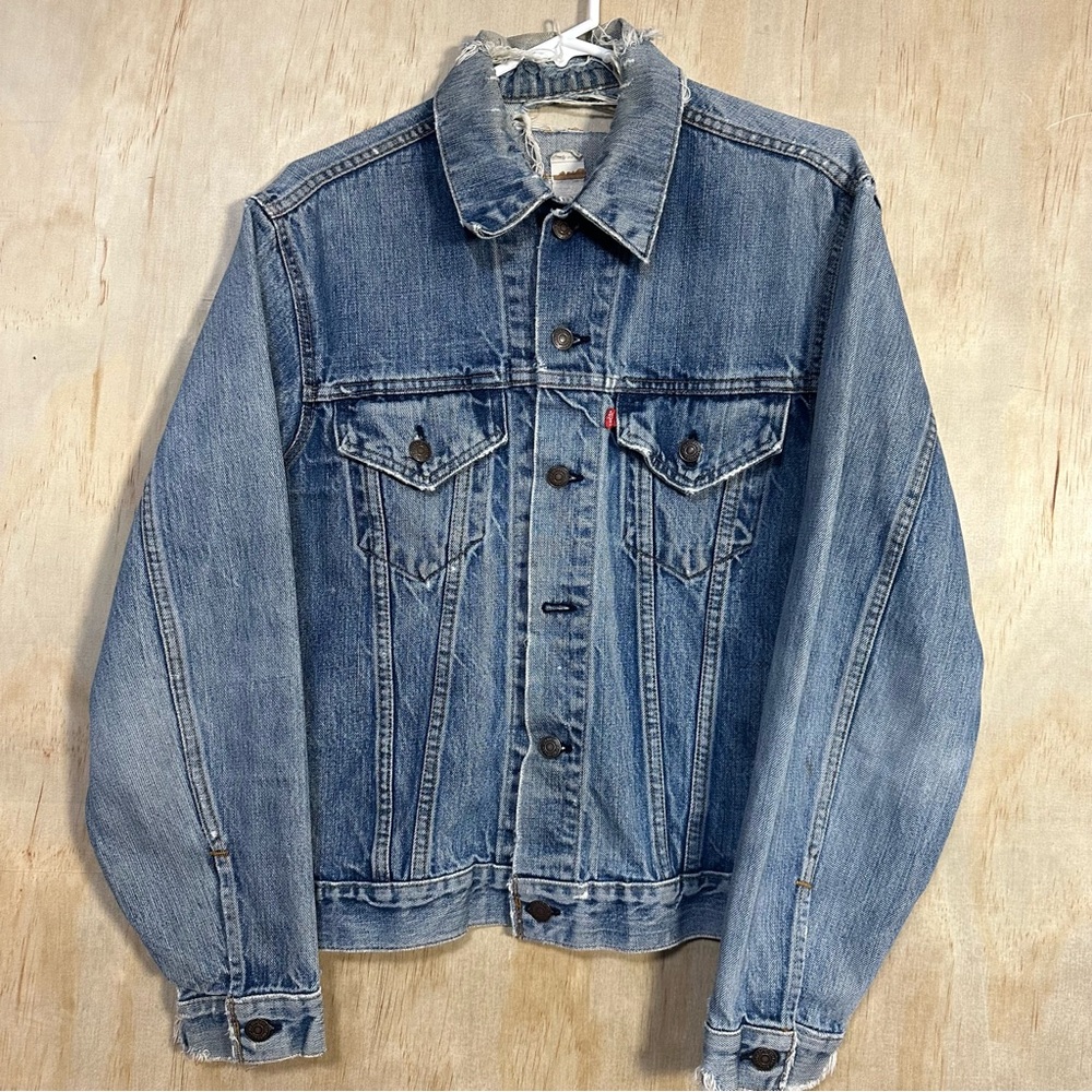 80s Vintage Levis Type 3 Denim Jacket USA Light Wash Jean Distressed MEDIUM 38R
